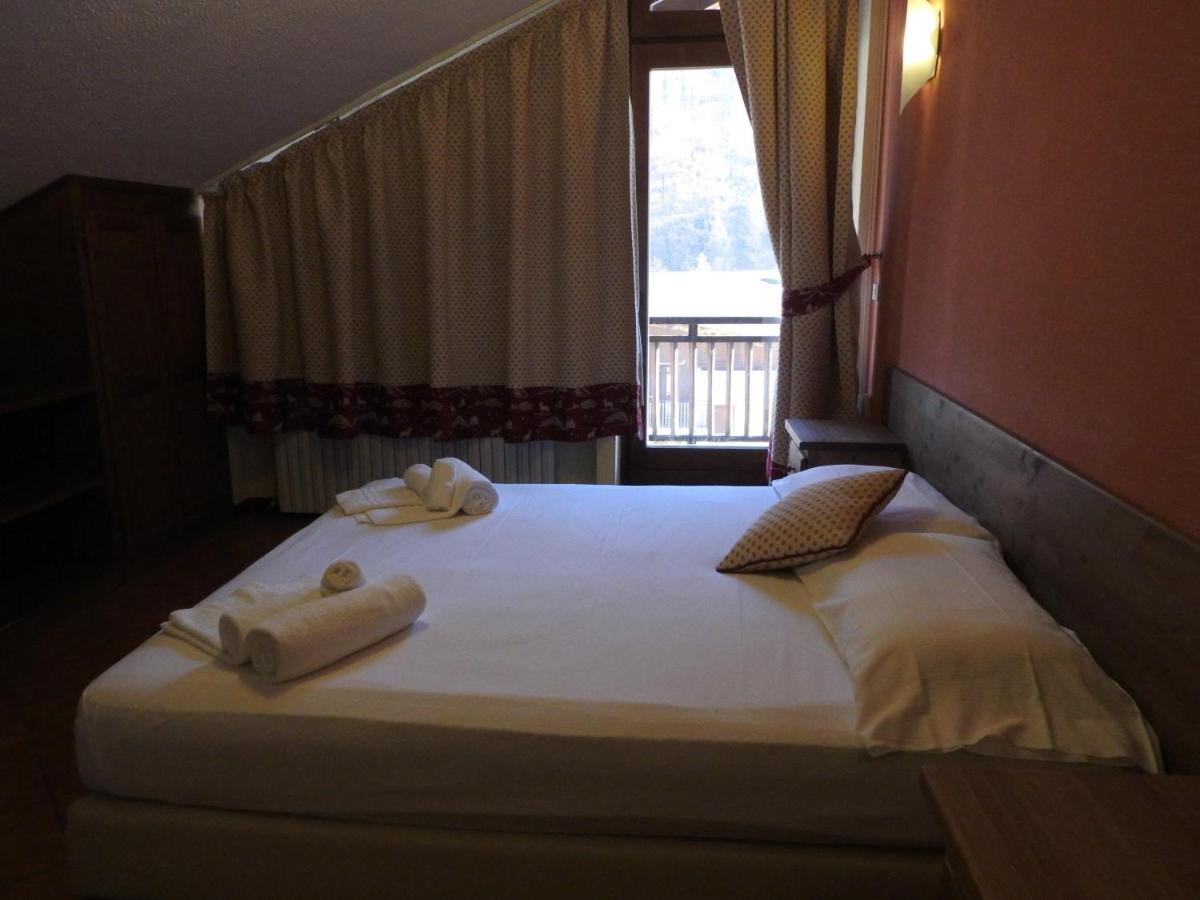 ססטריארה Hotel Sciatori מראה חיצוני תמונה